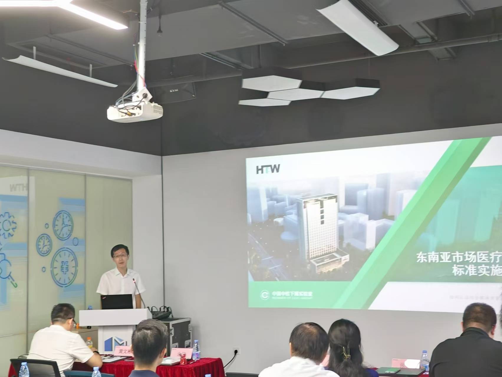 ������ҵ��حҽ����е���������������Ϲ����ֻ��ֳɾٰ�